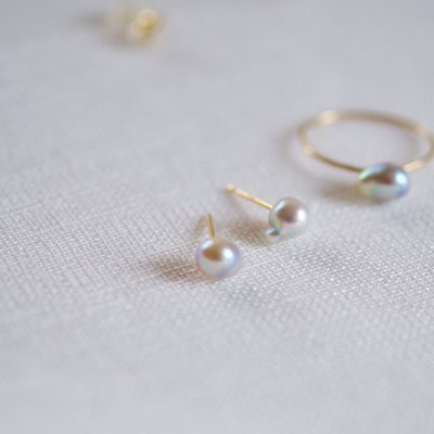 Akoya Pearl Studs Pierce