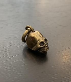 SOUVENIR SKULL - TOP [BRASS]