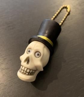 Hat skull key chain