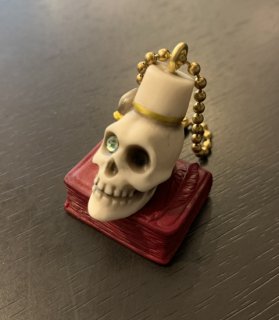 Book on fezzhat skull key chain