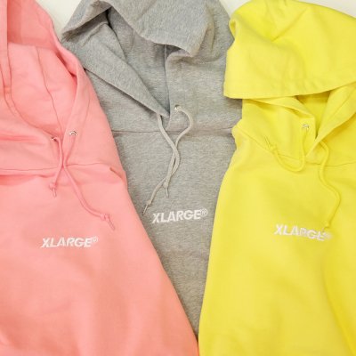 XLARGE [EMBROIDERY STANDARD LOGO PULLOVER HOODED SWEAT]