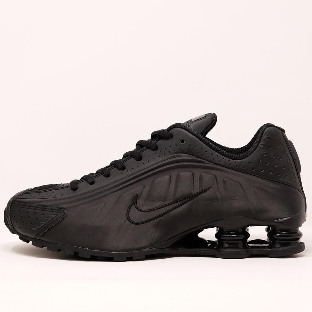 nike shox r4 triple black