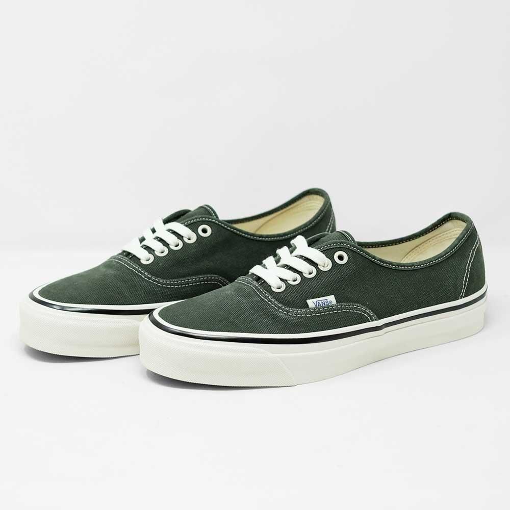 VANS PREMIUM AUTHENTIC 44 ダックキャンバス Premium Authentic Duck Canvas Shoe in White / Black | Vans