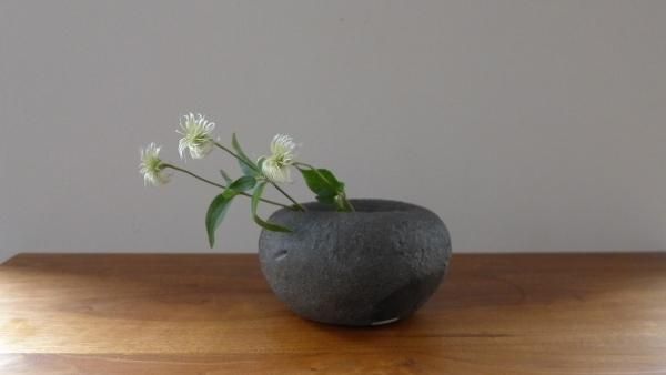 村上躍 黒砂化粧花器 50 芦屋うつわのお店bonton オンラインショップ 村上躍 黒砂化粧花器 50 芦屋うつわのお店bonton オンラインショップ