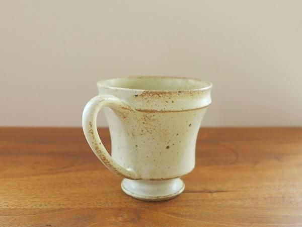 松塚 裕子 足つきカップ・白 トール‐45 - 芦屋うつわのお店