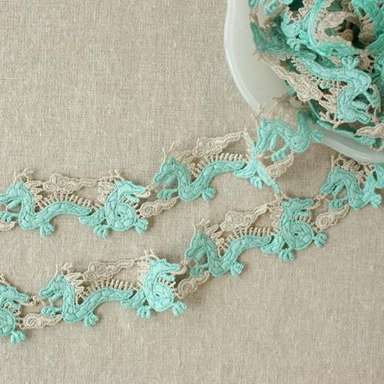 yukiemon アンティーククロス(オフホワイト) タグ付き　レース刺繍 yukiemon アンティーククロス(オフホワイト) タグ付き レース