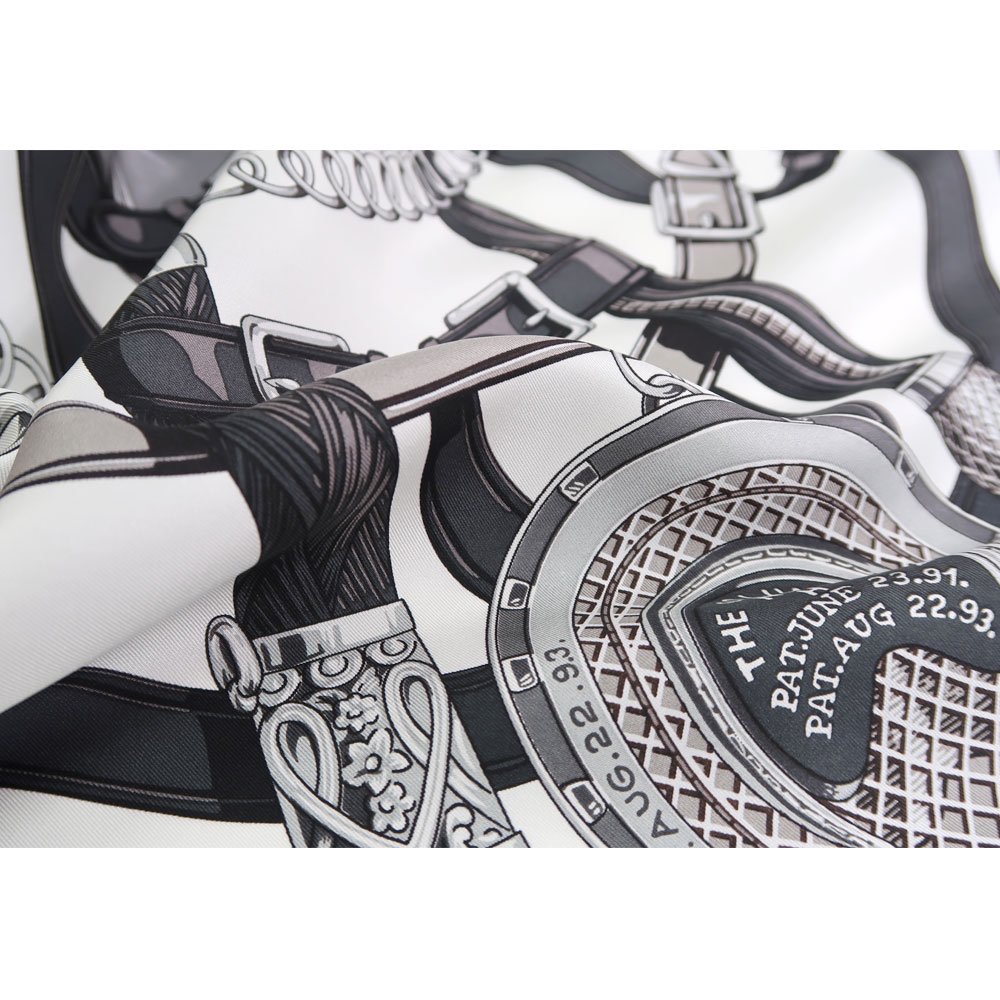 蹄鉄とステッキ(CM5-381) Marcaオリジナル 大判 シルクツイル スカーフ （全2色）の画像3