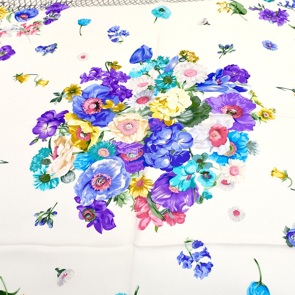 田園の花(CM6-818) 伝統横濱スカーフ 大判 シルクツイル スカーフ （全3色）の画像11