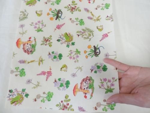 花とカエルの庭 黄 シーチング カエル工房 花とカエルの庭 黄 シーチング カエル工房