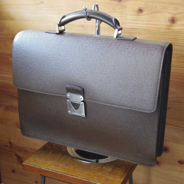 極美品☆ルイ・ヴィトン/LOUIS VUITTON【定価25万円程度☆タイガ 