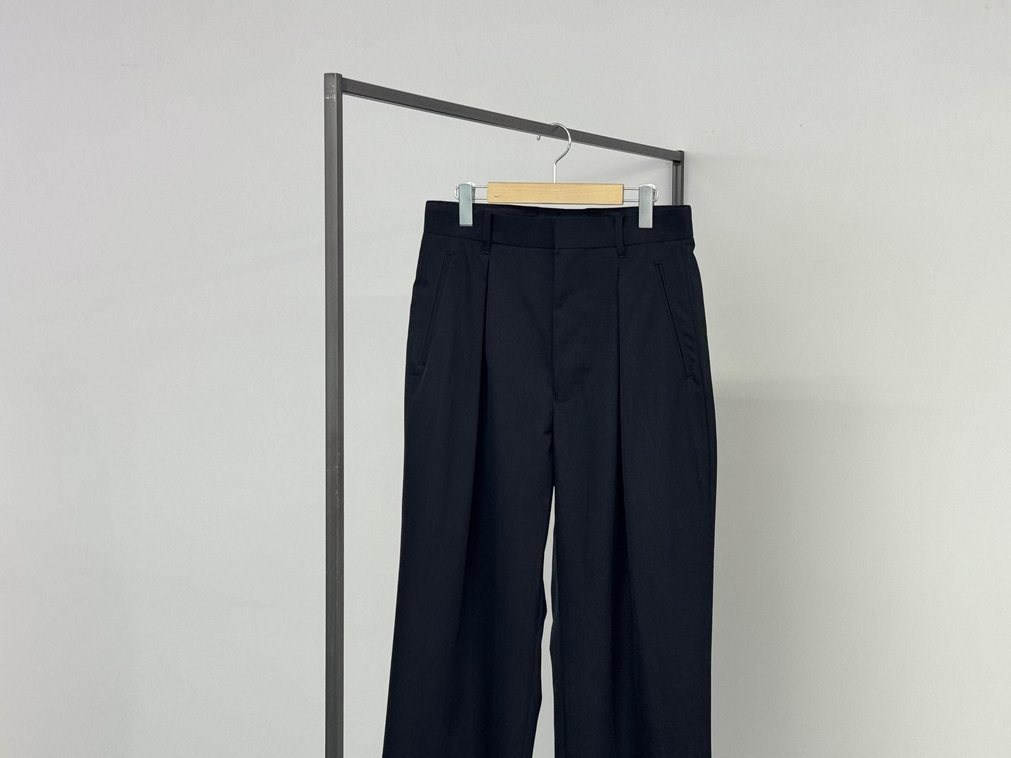 The CLASIK INVERTED PLEATS TROUSER