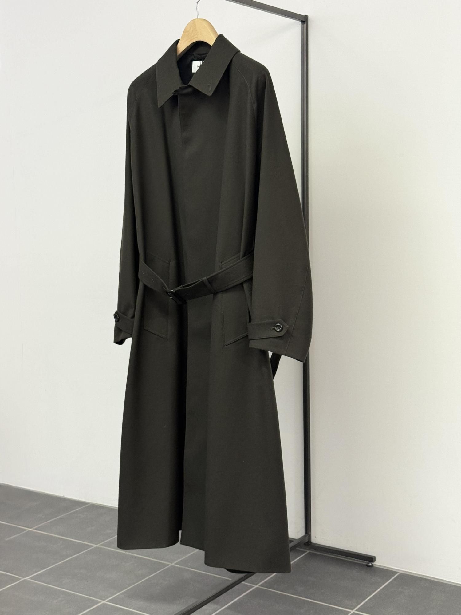 ジャケット・アウター THE RERACS THE TRENCH PONCHO THE RERACS│ザ・リラクス / THE TRENCH PONCHO(BLACK)
