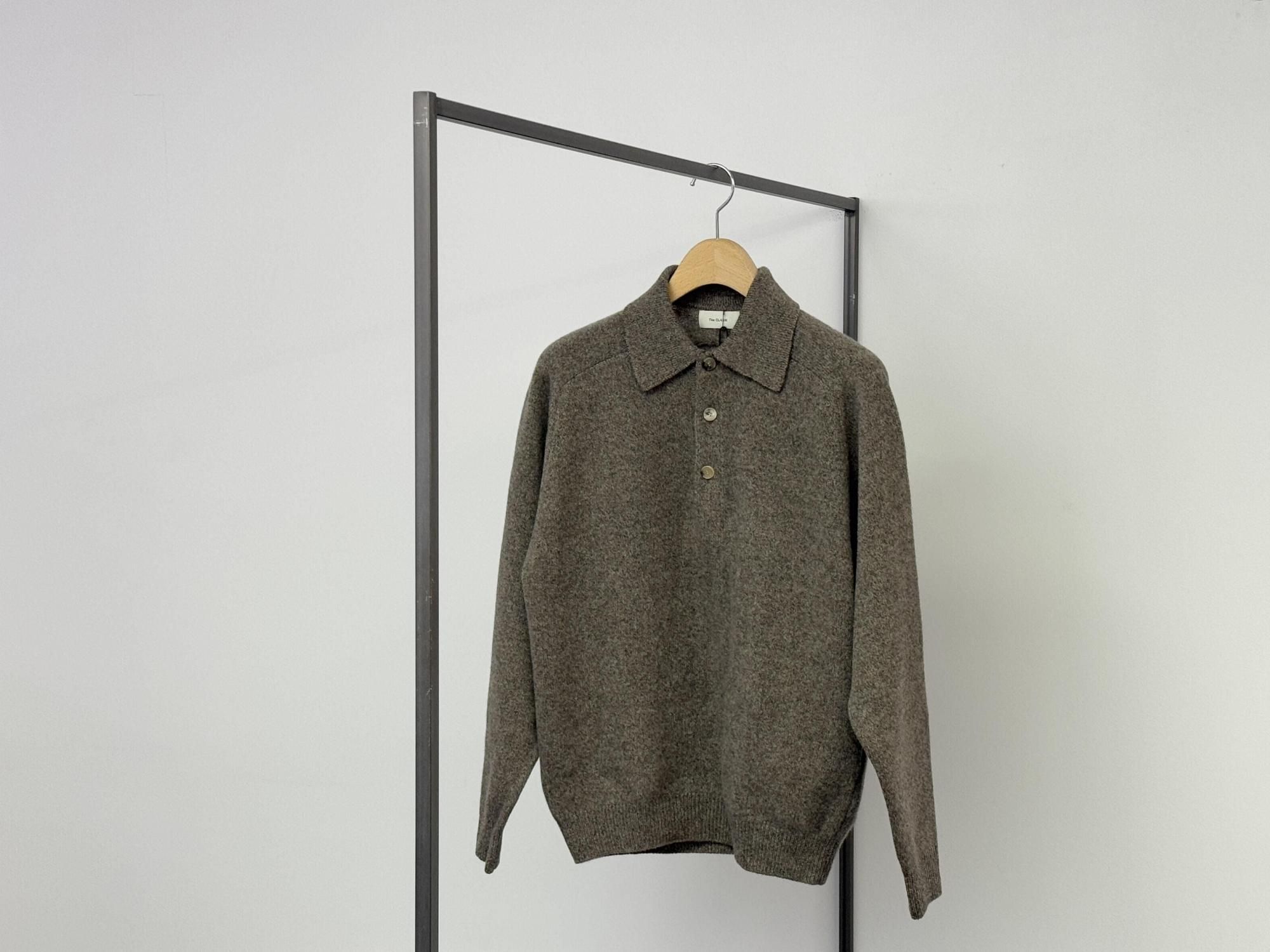 The CLASIK SADDLE SLEEVE POLO