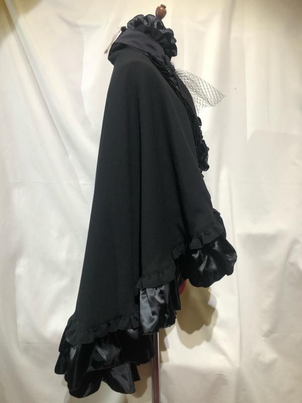 ◇受注商品◇ヴァンパイアタイ付き立ち襟フリルマント:黒×黒 ◇受注商品◇ヴァンパイアタイ付き立ち襟フリルマント:黒×黒