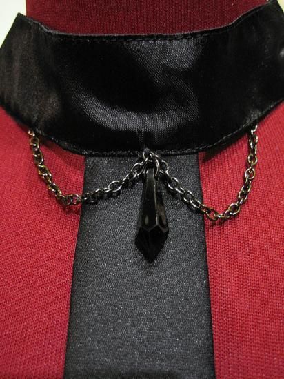 チェーン付き黒石十字架ネクタイ：黒×ブラックシルバーチェーン