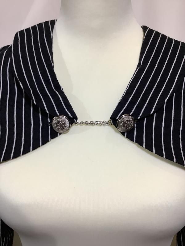 ◇受注商品◇エンブレムチェーン付き姫袖ショートジャケット：黒白