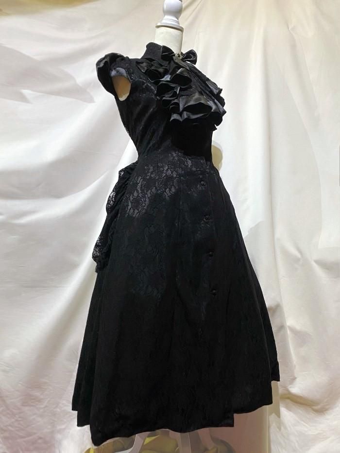 流麗ドレープタイ付きバッスルゴシックワンピース：黒レース - MARBLE