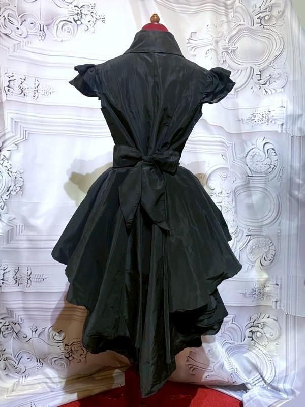 ゴシック調エレガンスタイ付きジャケット型ドレープワンピース