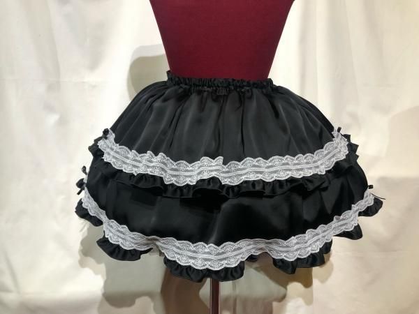 ◇受注商品◇リボン&レース飾りフリルスカート(パニエ入り):黒 ◇受注商品◇リボン&レース飾りフリルスカート(パニエ入り):黒