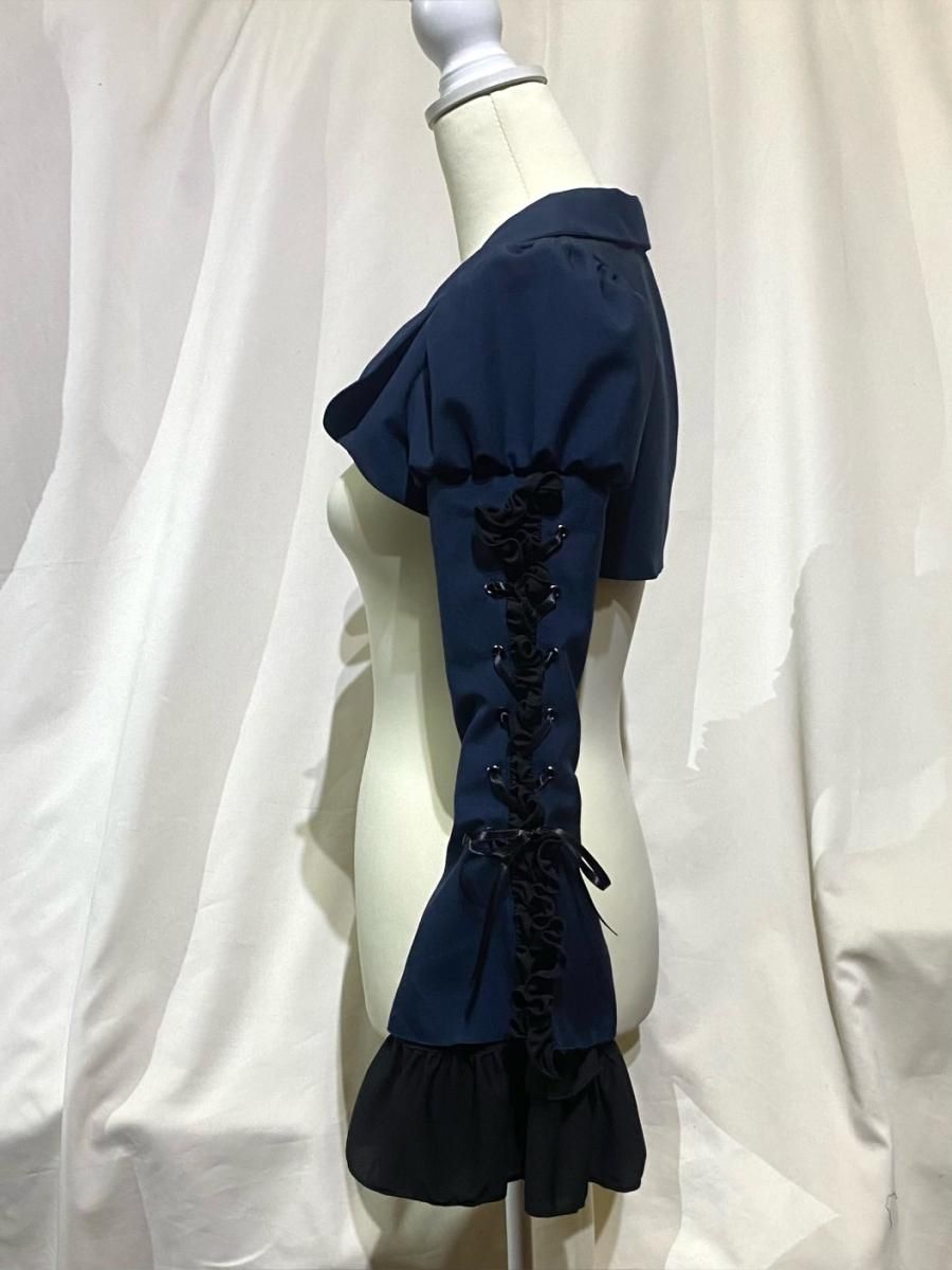 MARBLE 編み上げボリュームフリルショートジャケット:紺×黒フリル 編み上げボリュームフリルショートジャケット:紺×黒フリル