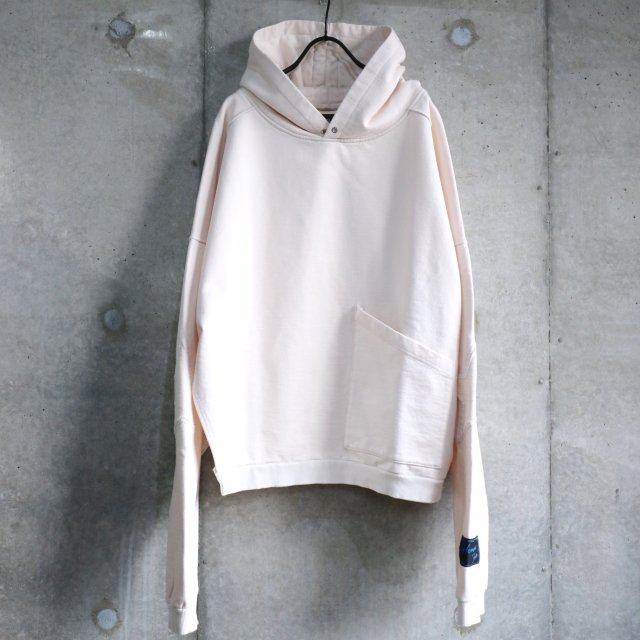 <img class='new_mark_img1' src='https://img.shop-pro.jp/img/new/icons16.gif' style='border:none;display:inline;margin:0px;padding:0px;width:auto;' />SYU HOMME/FEMM Deform Hoodie Shirts BEIGE