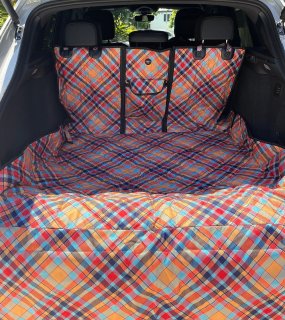 <img class='new_mark_img1' src='https://img.shop-pro.jp/img/new/icons5.gif' style='border:none;display:inline;margin:0px;padding:0px;width:auto;' />Tartan: Deluxe Car Boot Cover（ハッチバック用カバー） / PABLO & CO.