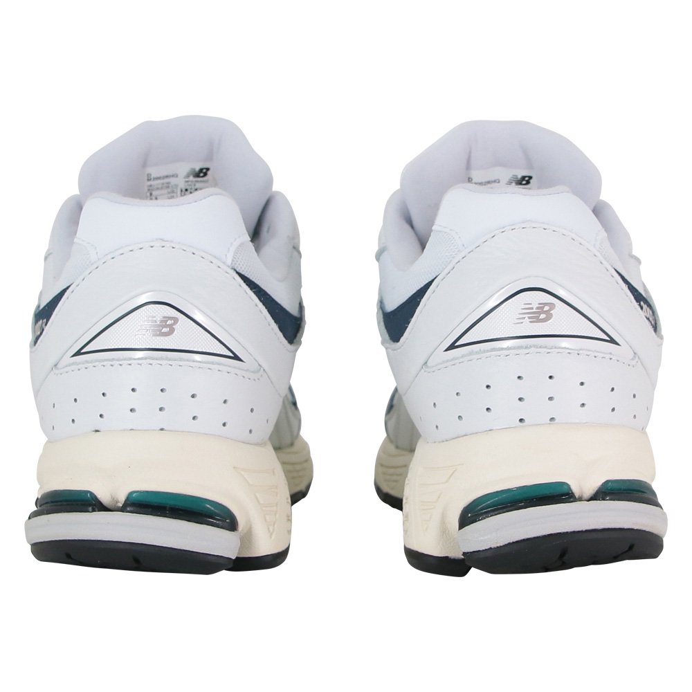 ニューバランス M2002R HQ New Balance M2002R HQ カラー：WHITE