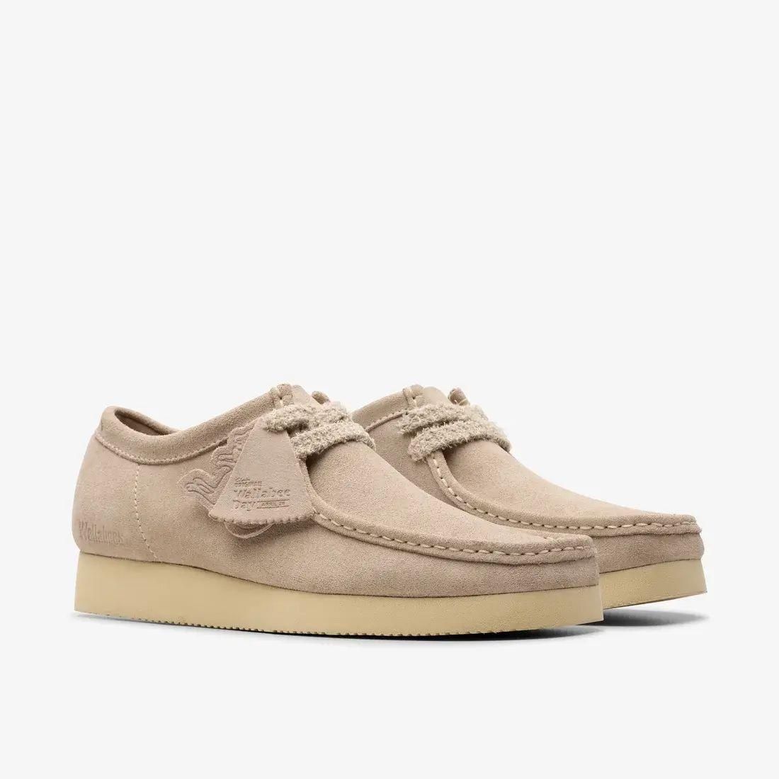 顼 Clarks Wallabee 2604 Sand Suede 26182221