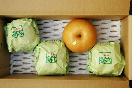 高梨芳実、【青いリンゴ】、希少な額装用画集画、新品高級額 額装付、状態良好 高梨芳実、【青いリンゴ】、希少な額装用画集画、新品高級額 額装付、状態