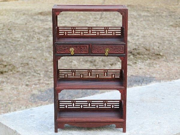 大幅値下げ！アジア・中華系木製 コーナー 3段 家具　中国の伝統的な彫刻入り 大幅値下げ！アジア・中華系木製 コーナー 3段 家具 中国の伝統的な