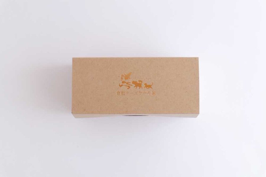 カカオバスクチーズケーキの紙箱