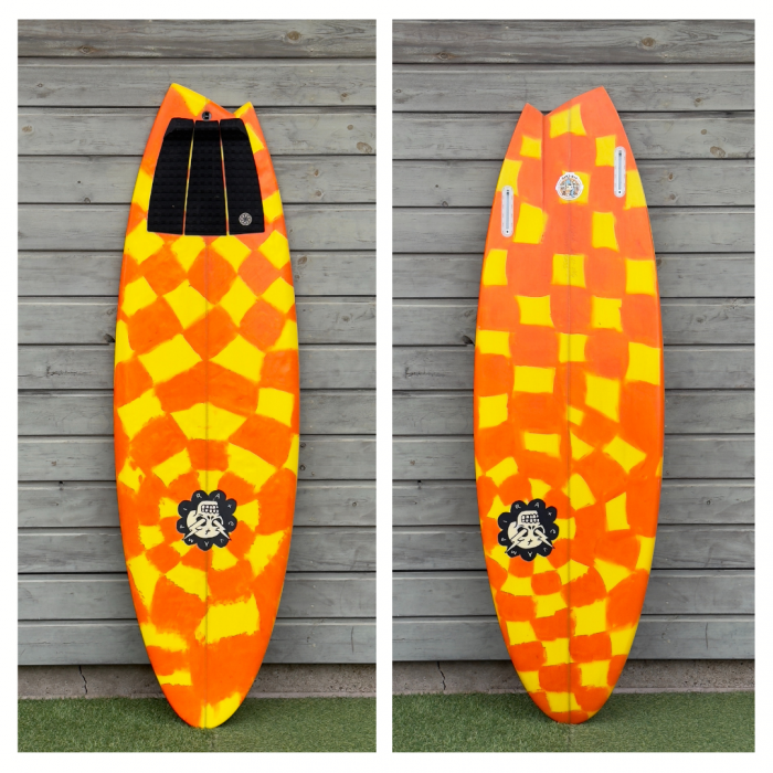 【新品・未使用】バンパイレーツサーフボード 新品【 VAMPIRATE 】METRO 5'10