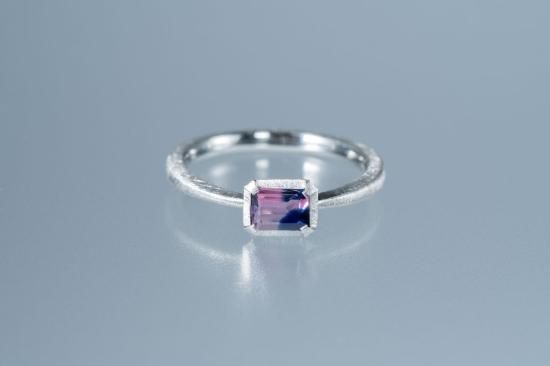 バイカラーサファイアのリング - CAHiER