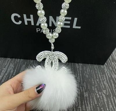 商品名 シャネル ｃｈａｎｅｌ 車内飾りもの ラインストーン付き バックミラー 毛玉付き ブランド品 高級感あり ヨーロッパ風 モダン 送料無料 ブランド専門店