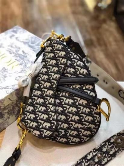 【カジュアルスタイル★】Dior ショルダーバッグ ディオール☆Dior ショルダーバッグ 2021 レディース ベルト付き