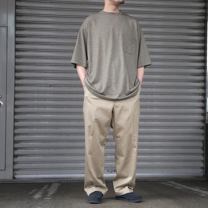 comoli 22ss コットンチノ オーバーパンツ KHAKI サイズ2 - チノパン