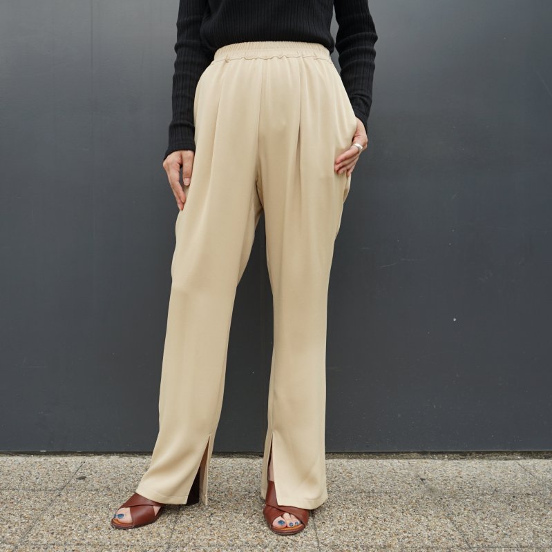 <img class='new_mark_img1' src='https://img.shop-pro.jp/img/new/icons6.gif' style='border:none;display:inline;margin:0px;padding:0px;width:auto;' /> [CLANE] クラネ LOOSE STRAIGHT PANTS 13110-7042(BEIGE)