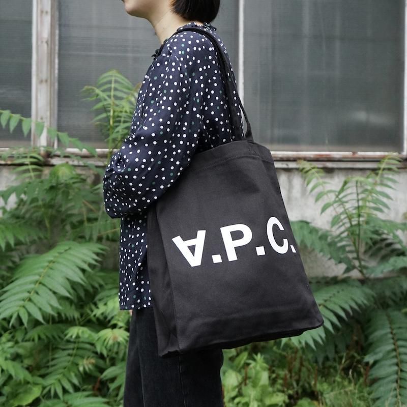 <img class='new_mark_img1' src='https://img.shop-pro.jp/img/new/icons58.gif' style='border:none;display:inline;margin:0px;padding:0px;width:auto;' />[A.P.C.] ڡ ǥ˥ ȡȥХå (Noir) 