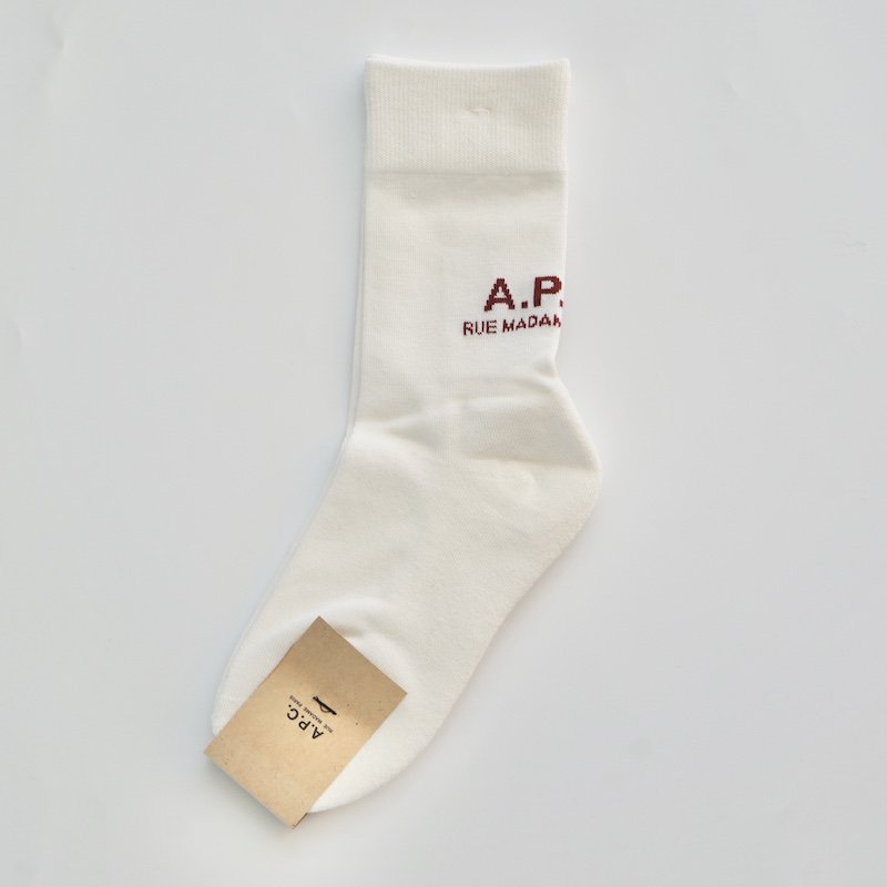 <img class='new_mark_img1' src='https://img.shop-pro.jp/img/new/icons58.gif' style='border:none;display:inline;margin:0px;padding:0px;width:auto;' />[A.P.C.] ڡ   LOGO SOCKS  Хåץ (White) 