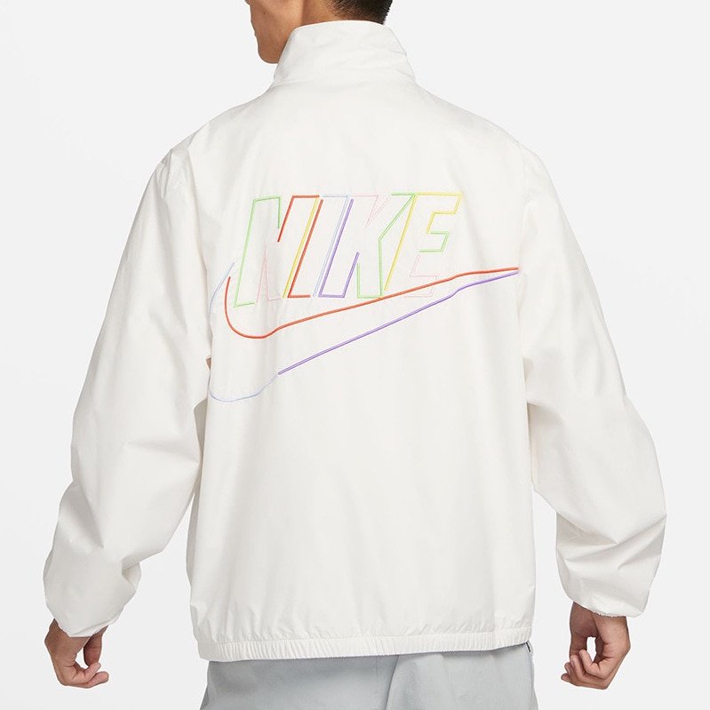 <img class='new_mark_img1' src='https://img.shop-pro.jp/img/new/icons6.gif' style='border:none;display:inline;margin:0px;padding:0px;width:auto;' />[NIKE] NIKE CLUB+ WOVEN JACKET MCF DX0673-030(ファントム/ブラック)