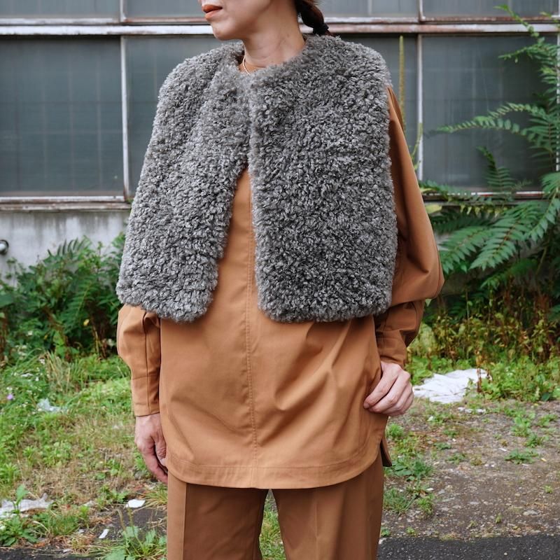 未使用　HYKE FAUX SHEARLING CROPPED VEST