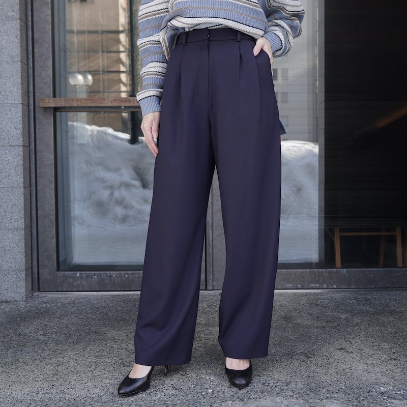 <img class='new_mark_img1' src='https://img.shop-pro.jp/img/new/icons6.gif' style='border:none;display:inline;margin:0px;padding:0px;width:auto;' /> [CLANE]  BASIC TUCK PANTS(NAVY)