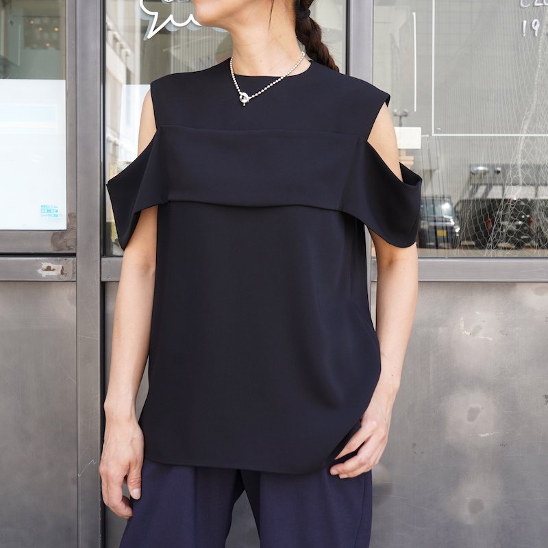 <img class='new_mark_img1' src='https://img.shop-pro.jp/img/new/icons6.gif' style='border:none;display:inline;margin:0px;padding:0px;width:auto;' /> [HYKE] ϥ SATIN TOP(BLACK)
