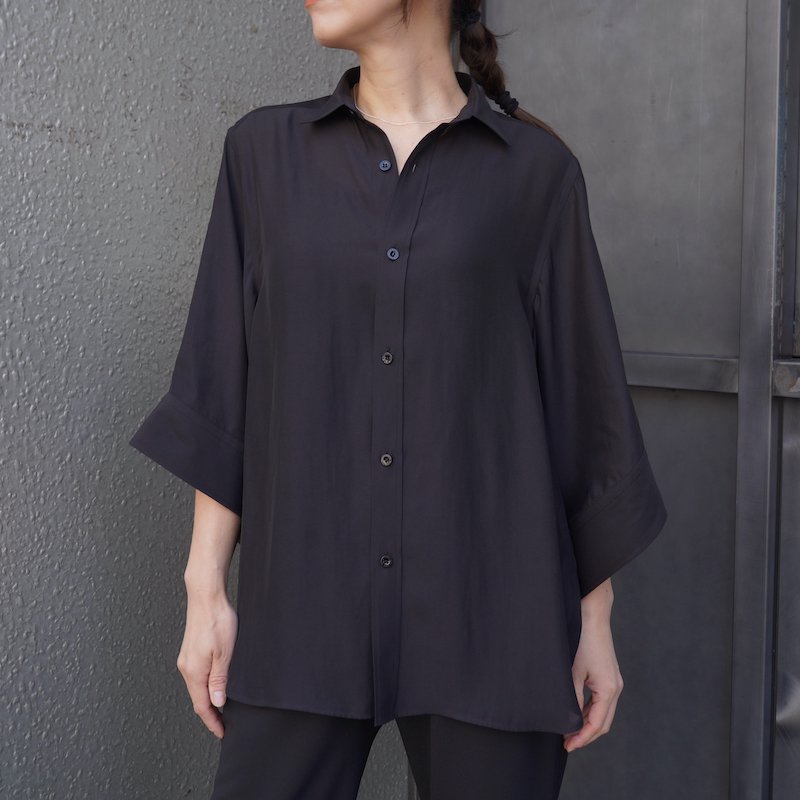 <img class='new_mark_img1' src='https://img.shop-pro.jp/img/new/icons50.gif' style='border:none;display:inline;margin:0px;padding:0px;width:auto;' /> [HYKE] ϥ SHEER TWILL BELL-SLEEVE SHIRT(BLACK)