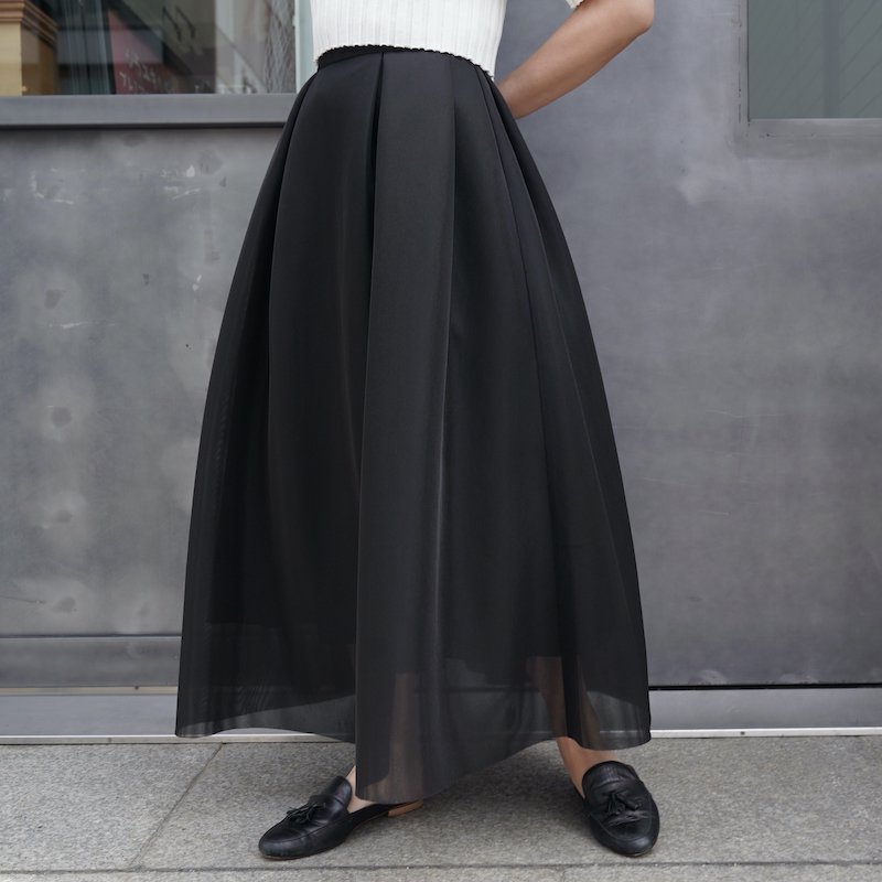 <img class='new_mark_img1' src='https://img.shop-pro.jp/img/new/icons6.gif' style='border:none;display:inline;margin:0px;padding:0px;width:auto;' /> [CLANE]  SHEER RUSSELL VOLUME FLARE SKIRT(BLACK)