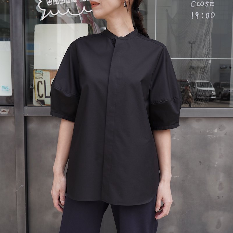<img class='new_mark_img1' src='https://img.shop-pro.jp/img/new/icons6.gif' style='border:none;display:inline;margin:0px;padding:0px;width:auto;' /> [HYKE] ϥ T/C BALLOON SLEEVE BLOUSE(BLACK)