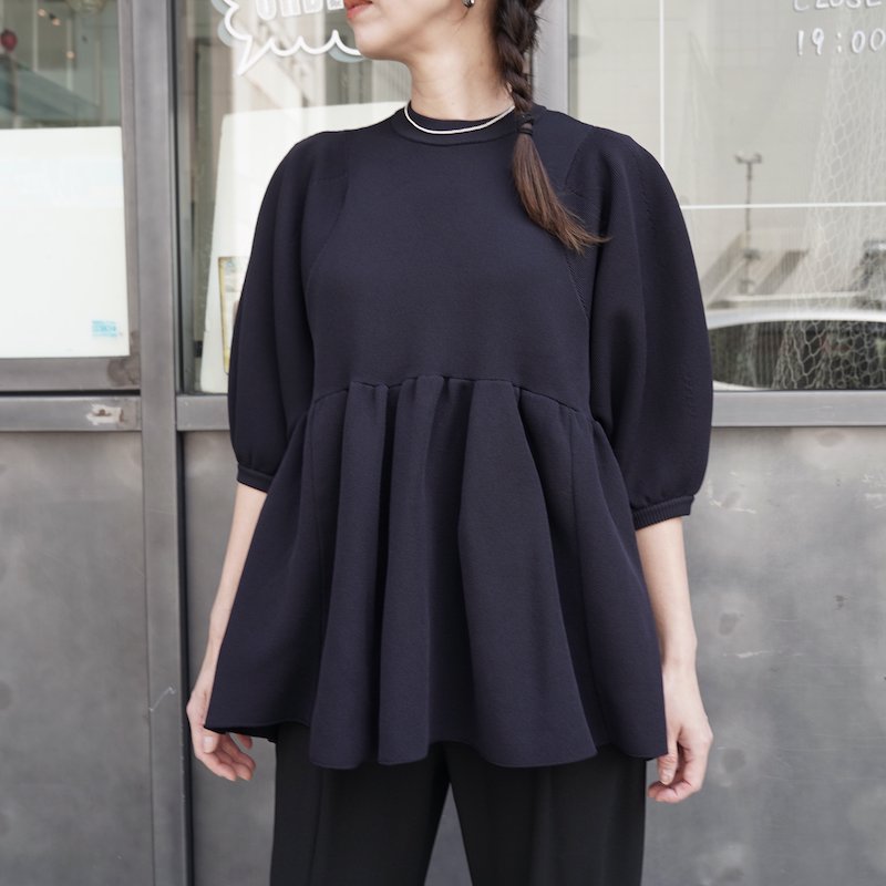 <img class='new_mark_img1' src='https://img.shop-pro.jp/img/new/icons50.gif' style='border:none;display:inline;margin:0px;padding:0px;width:auto;' /> [CLANE]  BALLOON SLEEVE GATHER KNIT TOPS(NAVY)