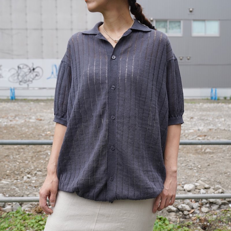 <img class='new_mark_img1' src='https://img.shop-pro.jp/img/new/icons6.gif' style='border:none;display:inline;margin:0px;padding:0px;width:auto;' /> [Allege.] å Line S/S Knit Shirt(Gray)