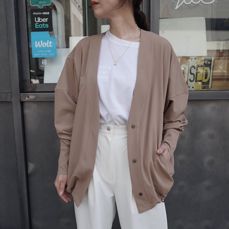 <img class='new_mark_img1' src='https://img.shop-pro.jp/img/new/icons6.gif' style='border:none;display:inline;margin:0px;padding:0px;width:auto;' />[CLANE]  NO COLLAR RASH GUARD JACKET(BEIGE)