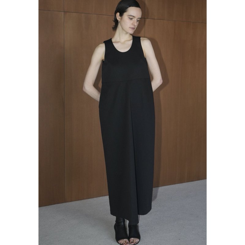 <img class='new_mark_img1' src='https://img.shop-pro.jp/img/new/icons50.gif' style='border:none;display:inline;margin:0px;padding:0px;width:auto;' />[CLANE]  BACK SLASH COCOON ONEPIECE(BLACK)